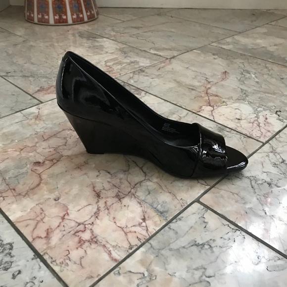 Jessica Simpson Wedge Open Toe Sandal - Picture 4 of 7